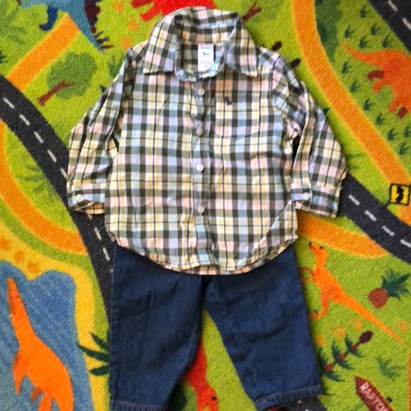 4 sets of 9mo boy carters outfit - Picture 2 of 6